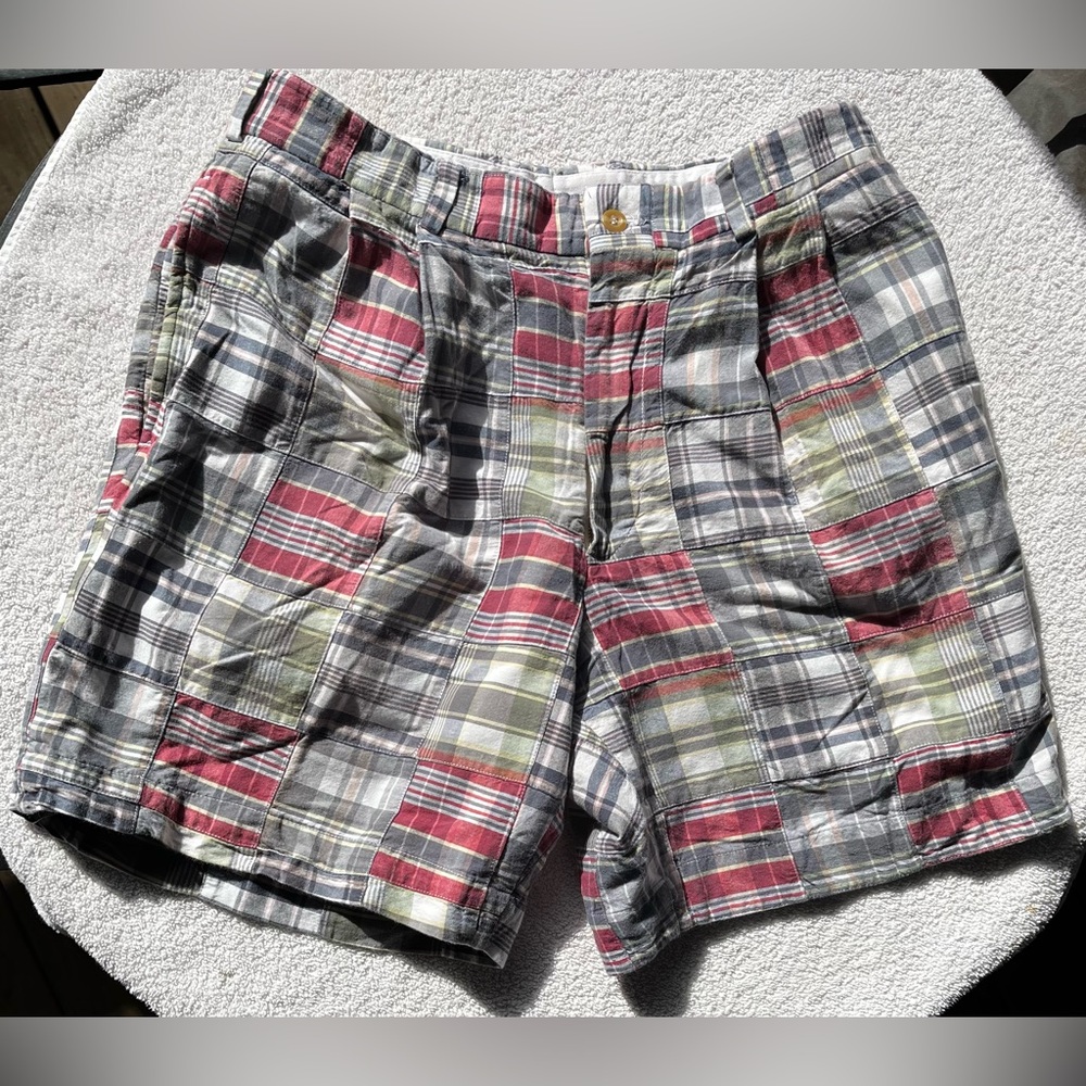 33x7” Bills Khakis madras shorts. Pleated, deep pockets heavy cotton EUC-mint.